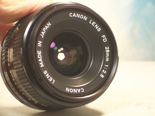 Canon 2 8 - 28, attacco